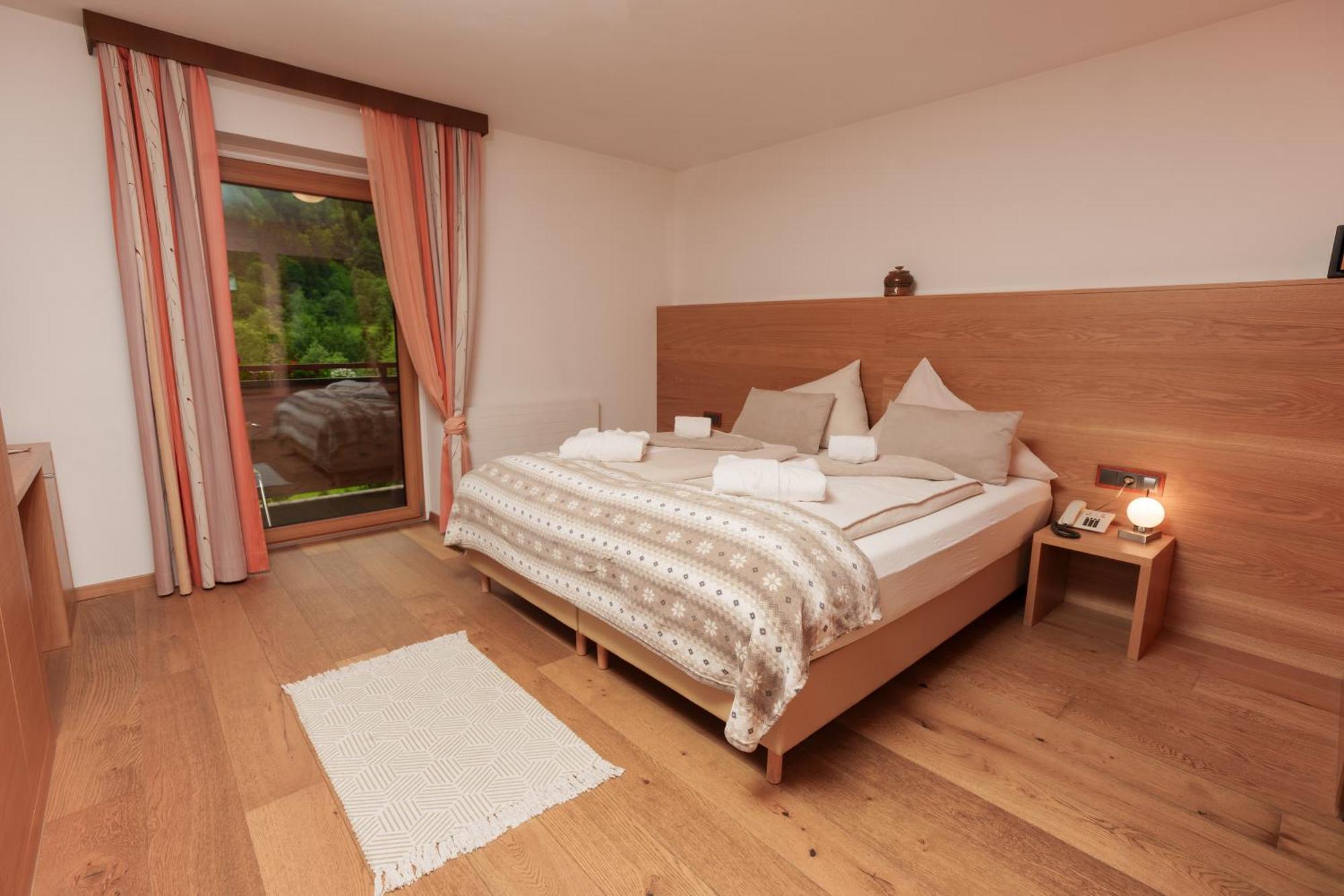 Hotel Kuenstleralm Kaprun Eksteriør bilde