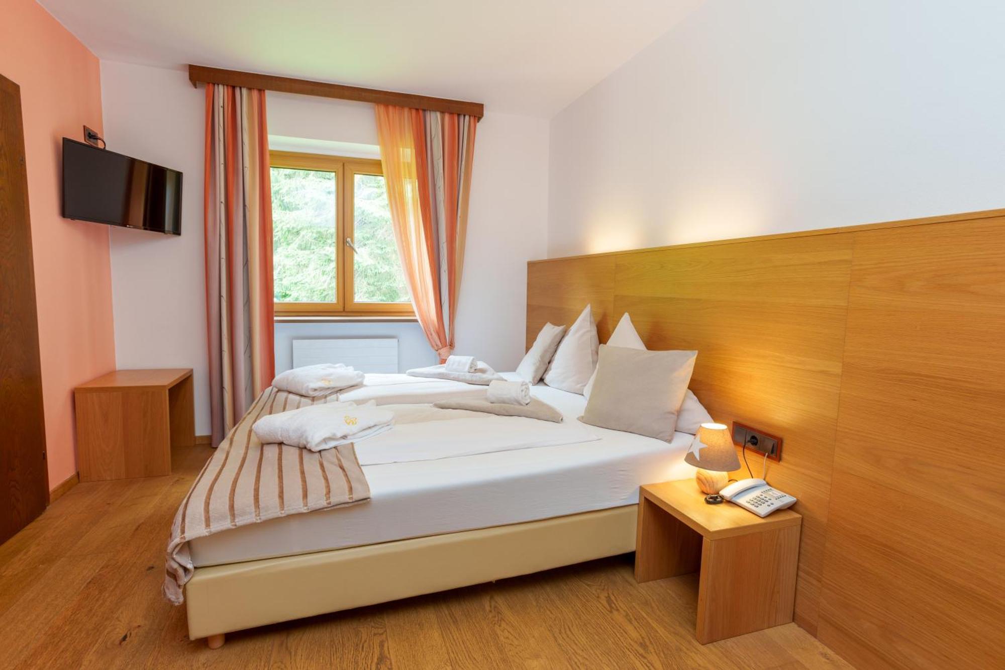 Hotel Kuenstleralm Kaprun Eksteriør bilde