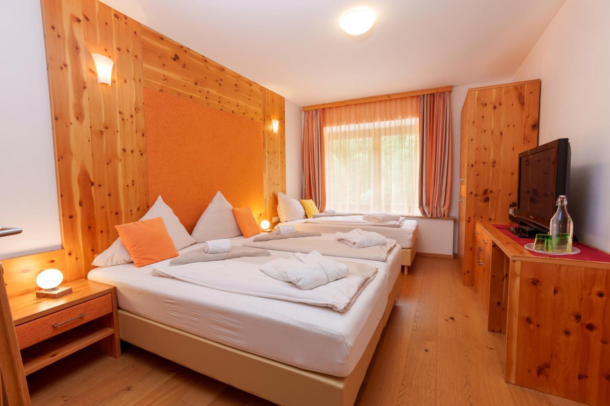 Hotel Kuenstleralm Kaprun Eksteriør bilde