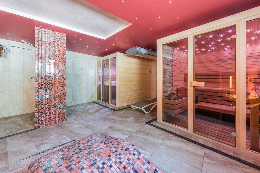 Hotel Kuenstleralm Kaprun Eksteriør bilde