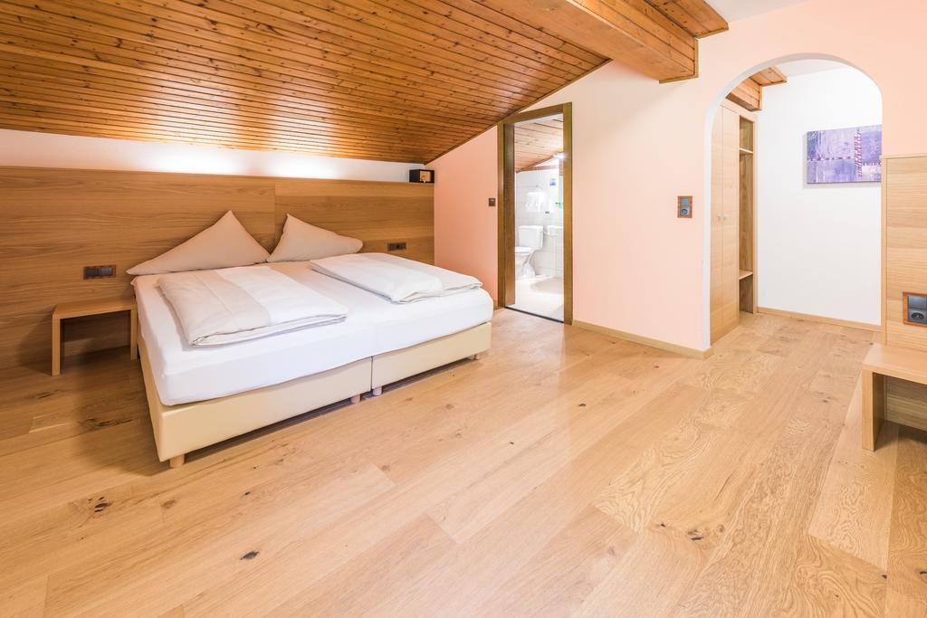 Hotel Kuenstleralm Kaprun Eksteriør bilde
