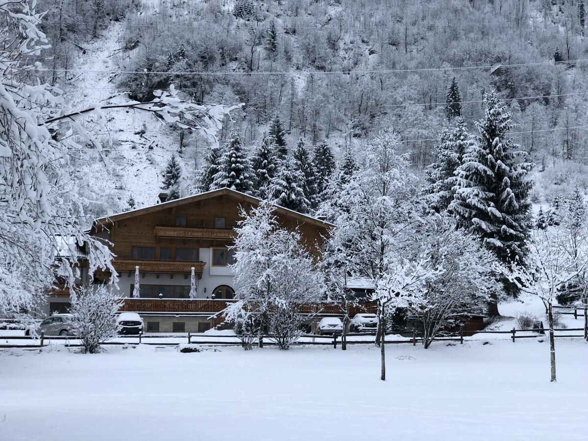 Hotel Kuenstleralm Kaprun Eksteriør bilde